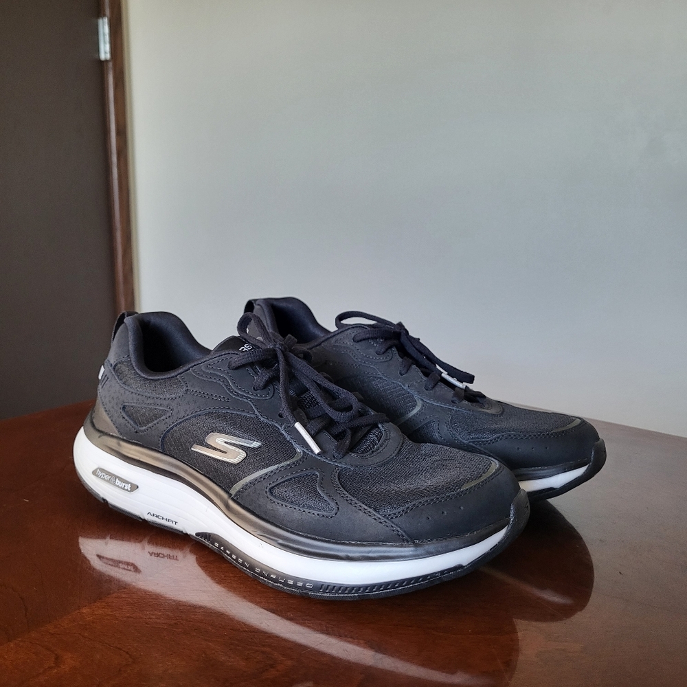 Women’s Hyper Burst Sketcher Archfit Workout Walker Size 10